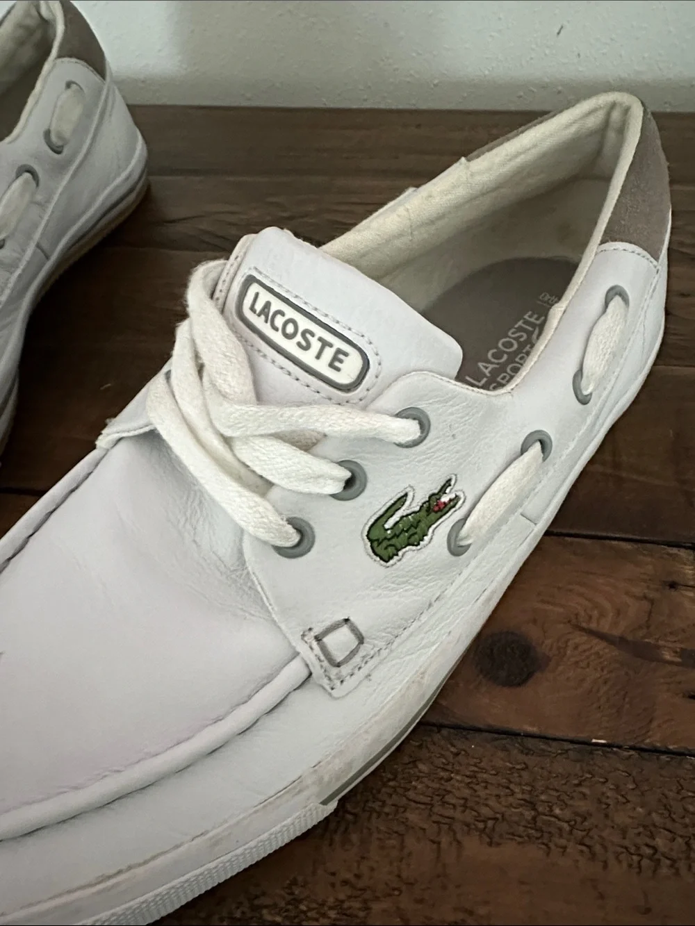 Lacoste Men’s White Leather Slip On Boat Shoe Size 10